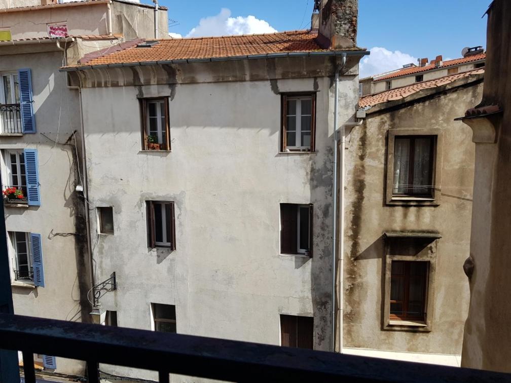 Ajaccio Vielle Ville Imperiale Grand Studio Pour 3 A 4 Personnes A Proximite Du Port Et Des Plus Belles Plages Exterior photo